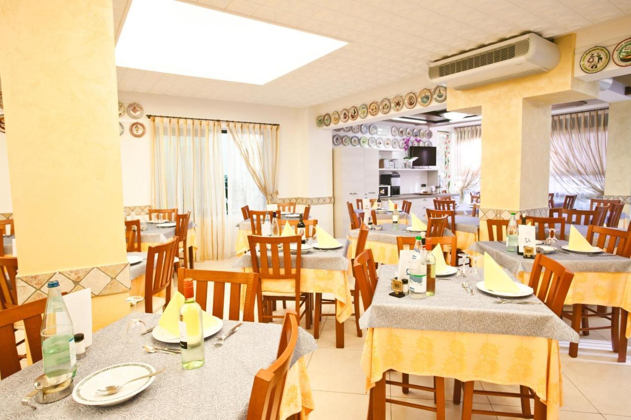 Hotel Dolcevita Cesenatico Eksteriør bilde