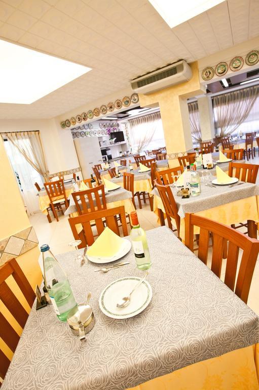 Hotel Dolcevita Cesenatico Eksteriør bilde